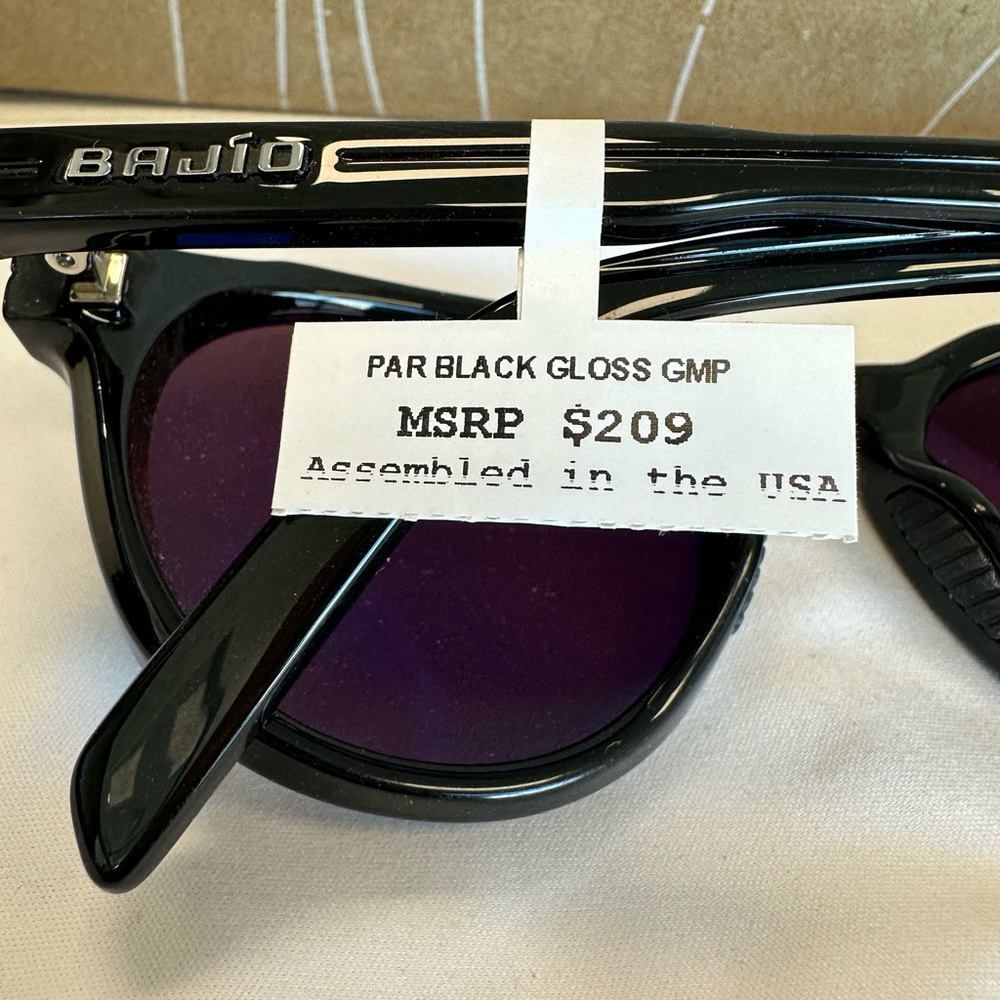 Bajío Paraiso Black Sunglasses with Polarized Green Mirror Lenses Fishing - Picture 3 of 12